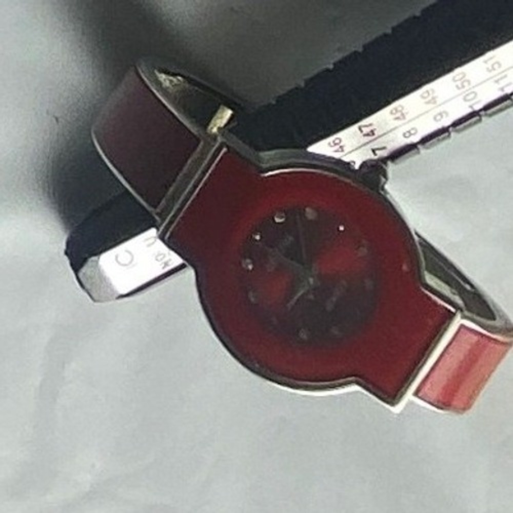 Red Round Case Watch Bracelet Band Women's Fashion Accessory